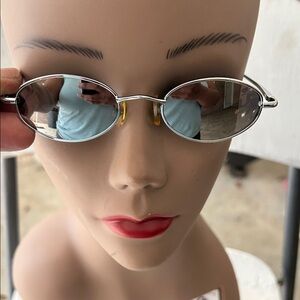 Silver Oval Women's Sunglasses - Classic Metallic Frames